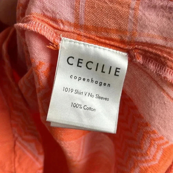 Cecilie Copenhagen 1019 Shirt V No Sleeves - Picture 4 of 6